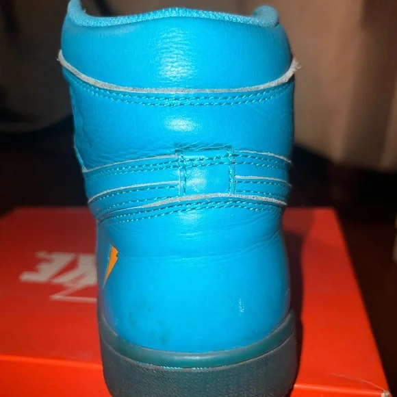 Air Jordan 1 Retro High OG G8RD Blue Lagoon